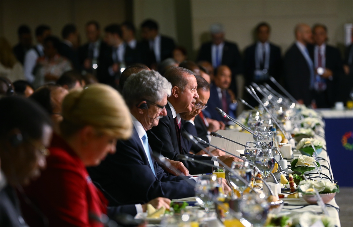 Dünya İnsani Zirvesi başladı - 19