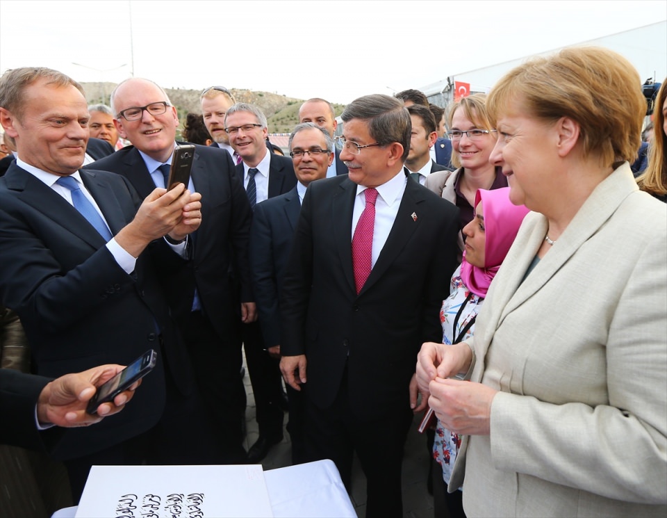 Fotoğraflarla Davutoğlu'nun Başbakanlıkta 21 ayı - 12