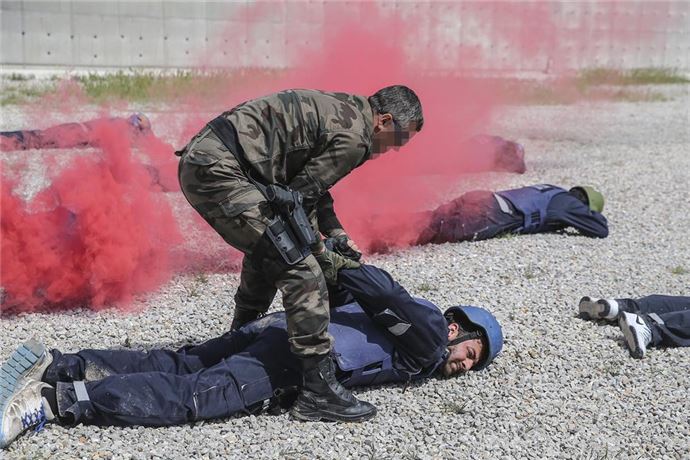 Savaş muhabirlerini PÖH eğitiyor - 7