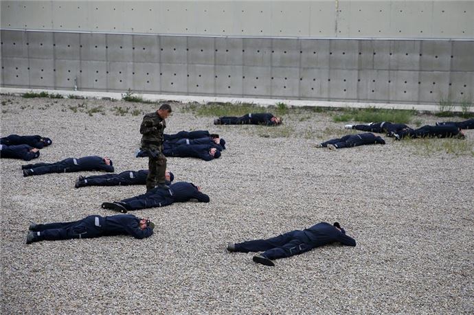 Savaş muhabirlerini PÖH eğitiyor - 932