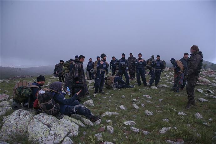 Savaş muhabirlerini PÖH eğitiyor - 893