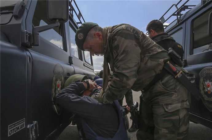 Savaş muhabirlerini PÖH eğitiyor - 664