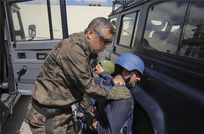 Savaş muhabirlerini PÖH eğitiyor - 536