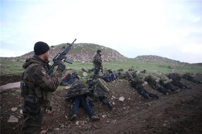 Savaş muhabirlerini PÖH eğitiyor - 817