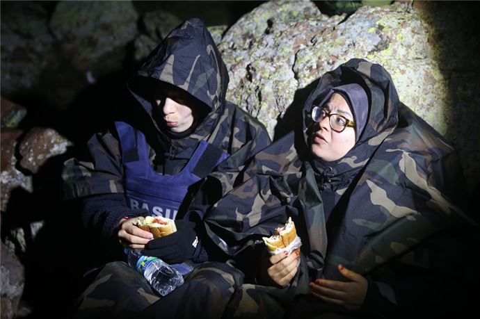 Savaş muhabirlerini PÖH eğitiyor - 677