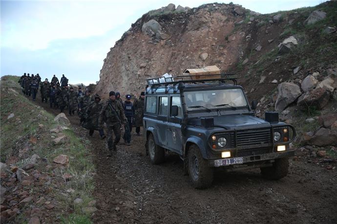 Savaş muhabirlerini PÖH eğitiyor - 579