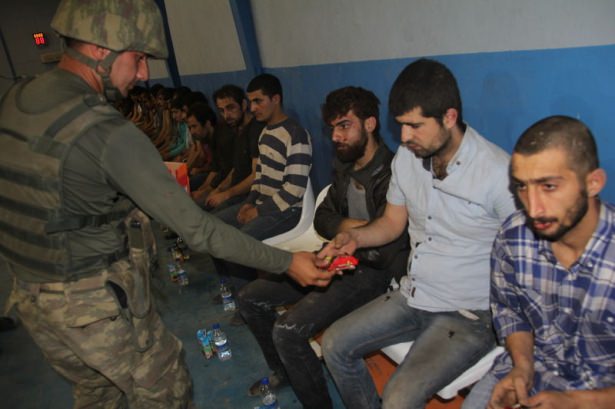 Nusaybin'de bir PKK grubu daha teslim oldu - 55