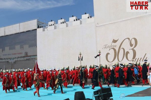 Fetih kutlamalarında dikkat çeken kareler - 22