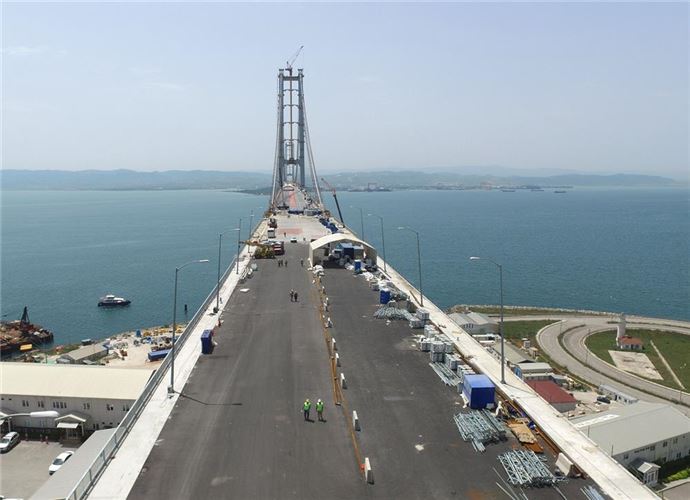 Osman Gazi'de ilk asfaltlama ve ilk bayrak - 672