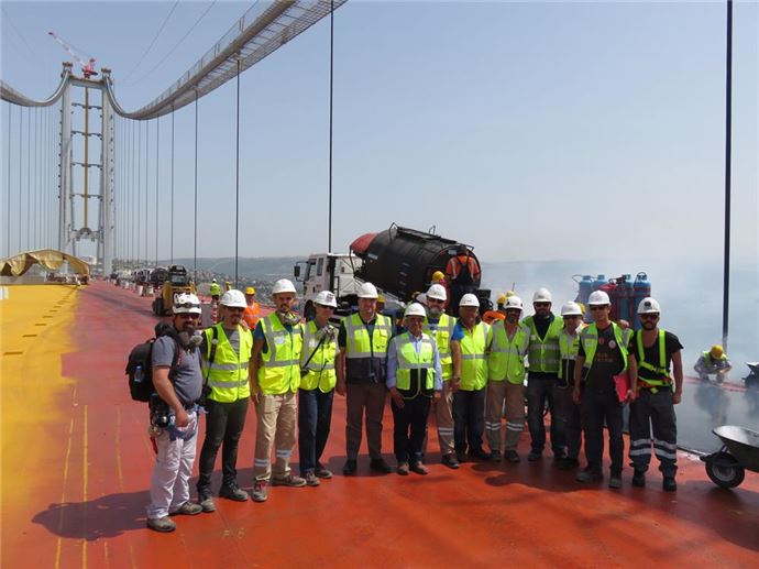 Osman Gazi'de ilk asfaltlama ve ilk bayrak - 881