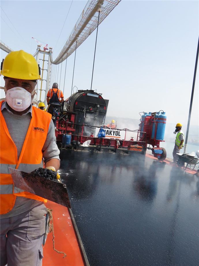 Osman Gazi'de ilk asfaltlama ve ilk bayrak - 926