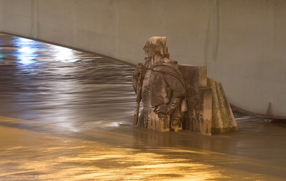 Fransa'da binlerce kişi evlerinden tahliye edildi - 771