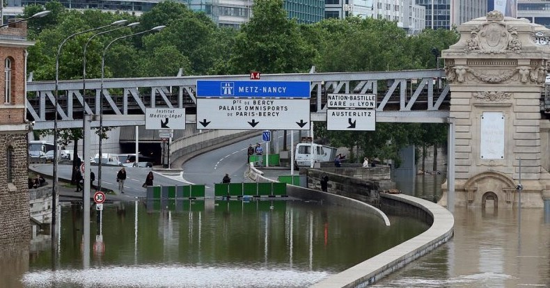 Fransa'da binlerce kişi evlerinden tahliye edildi - 796