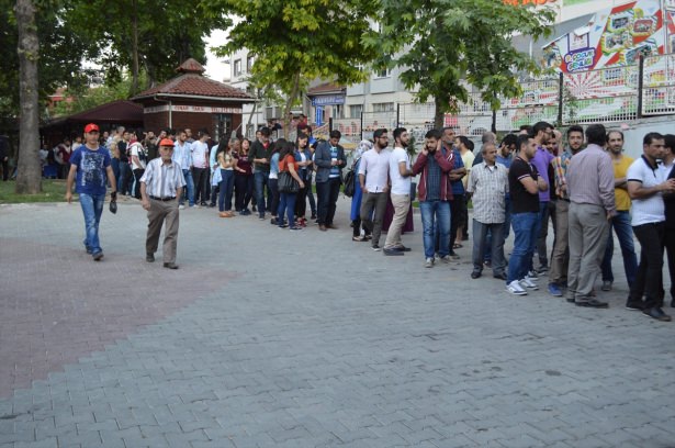 Yüsekovalılar ilk iftarı çadırda açtı - 18