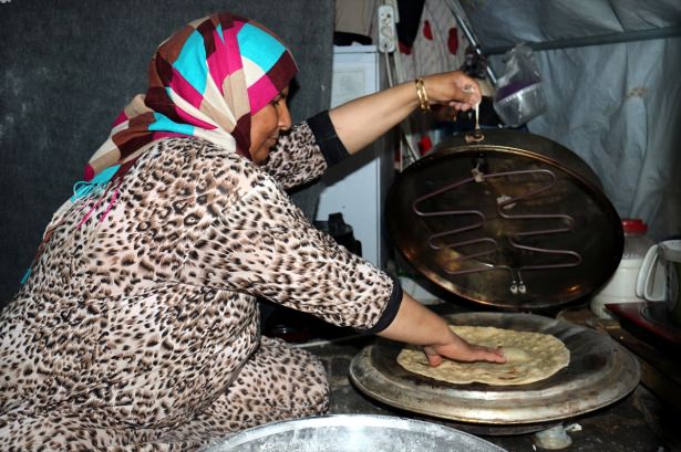 Yüsekovalılar ilk iftarı çadırda açtı - 27