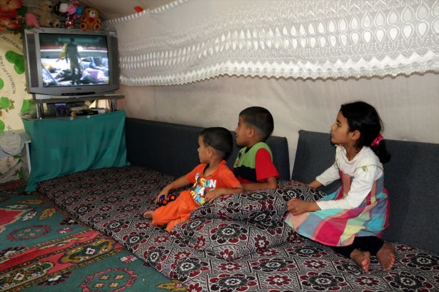 Yüsekovalılar ilk iftarı çadırda açtı - 1