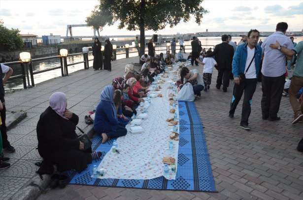 Yüsekovalılar ilk iftarı çadırda açtı - 5