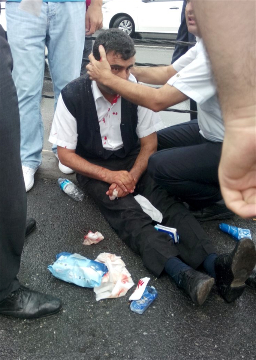 Hafriyat kamyonu metrobüs yoluna girdi - 11