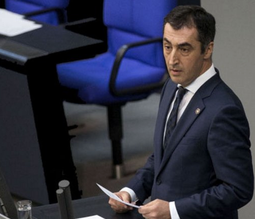 Almanya'da Ermeni tasarısını onaylayan Türk vekiller - 1