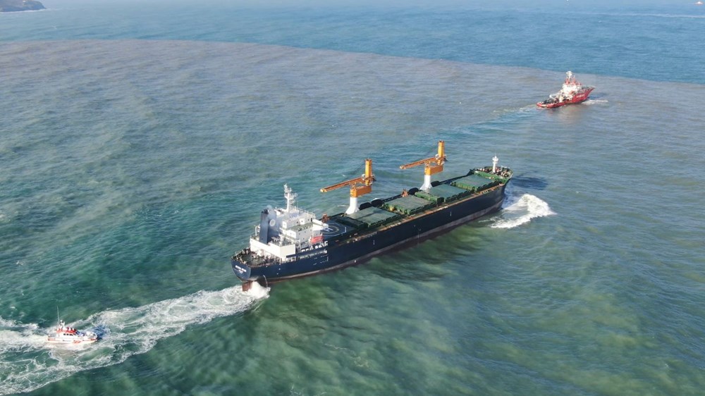 Riva'da sürüklenen kargo gemisi kurtarıldı - 4