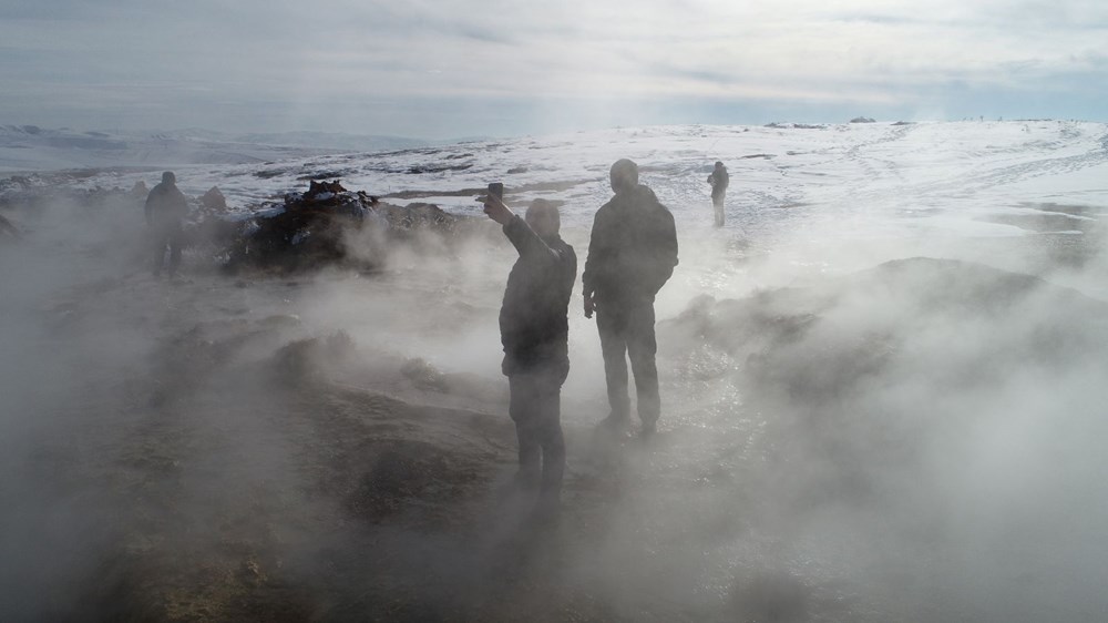 Karlı dağ başında 'termal jakuzi' - 1
