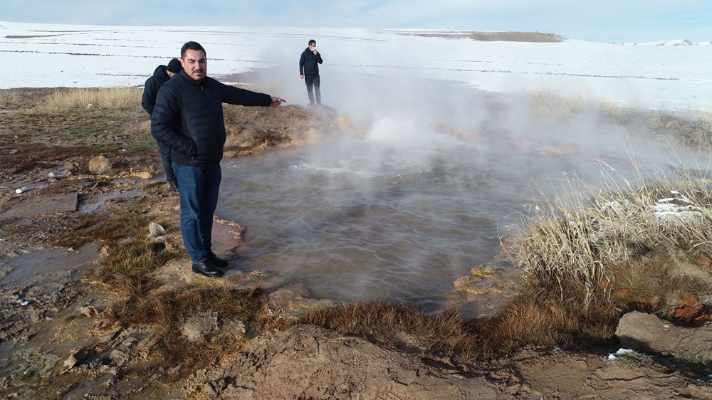 Karlı dağ başında 'termal jakuzi' - 3