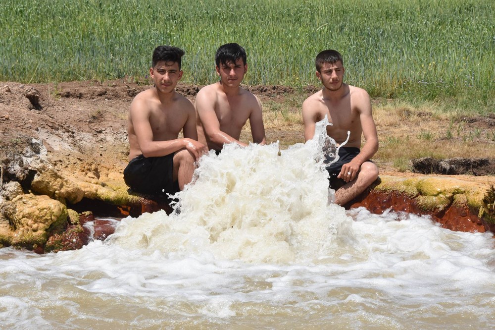 Karlı dağ başında 'termal jakuzi' - 5