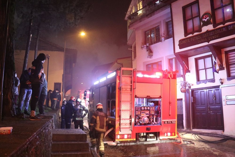 Bursa'da 120 yıllık tarihi bina kül oldu - 3