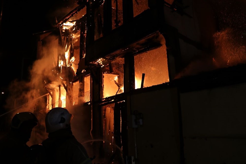 Bursa'da 120 yıllık tarihi bina kül oldu - 5