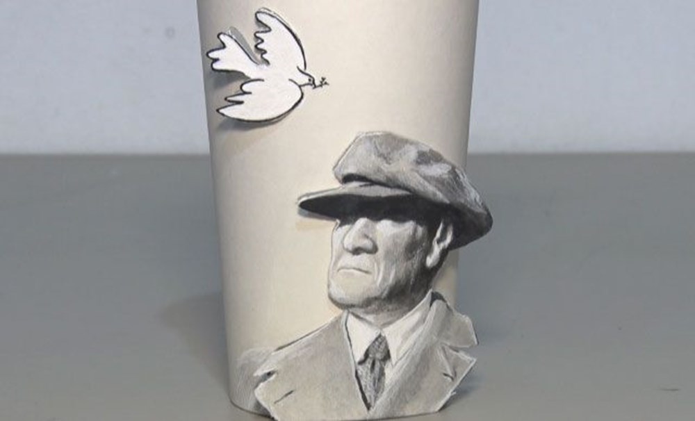 Türk gezgin milyon dolarlık eserleri karton bardaklara çizdi: 25 ülke, 50 şehir gezdi - 1