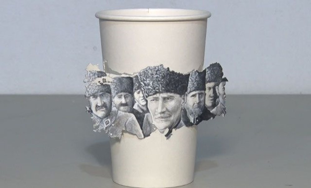 Türk gezgin milyon dolarlık eserleri karton bardaklara çizdi: 25 ülke, 50 şehir gezdi - 2