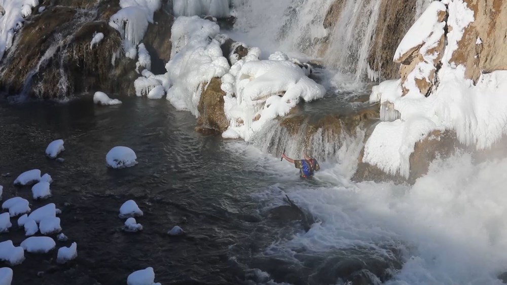 Çılgın fotoğrafçıdan Putin'e, Türkiye'deki şelalelerin buzlu sularına girme daveti - 1