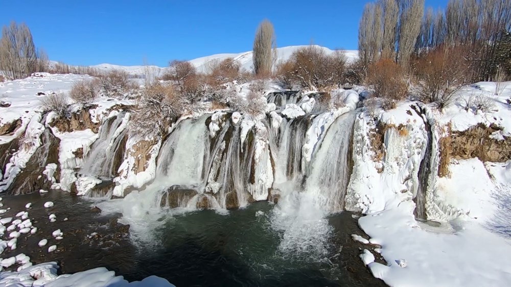 Çılgın fotoğrafçıdan Putin'e, Türkiye'deki şelalelerin buzlu sularına girme daveti - 3