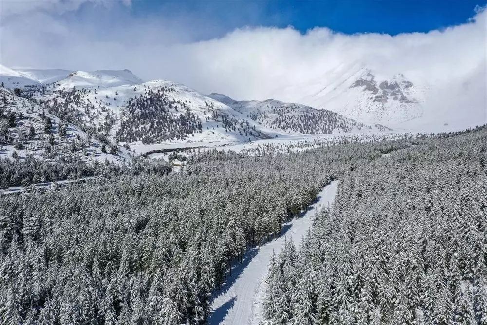 'Beyaz gelinliğini' giyen Toroslar doğa yürüyüşçülerinin gözdesi oldu - 4