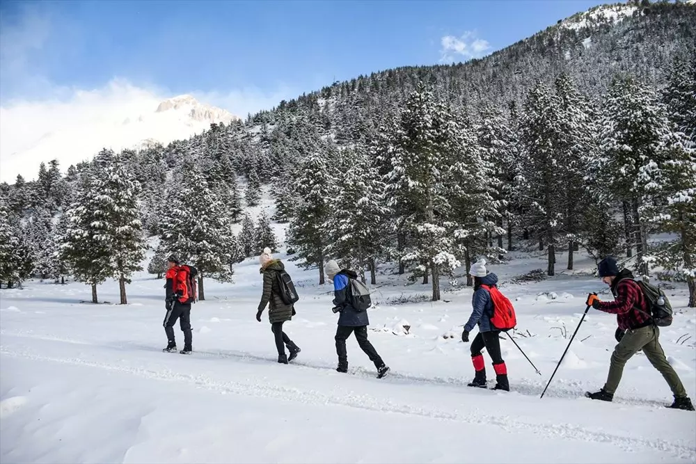 'Beyaz gelinliğini' giyen Toroslar doğa yürüyüşçülerinin gözdesi oldu - 5