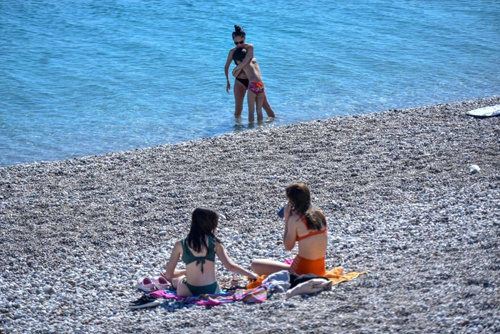 Antalya'da güneşli hava corona virüsü unutturdu - 84443
