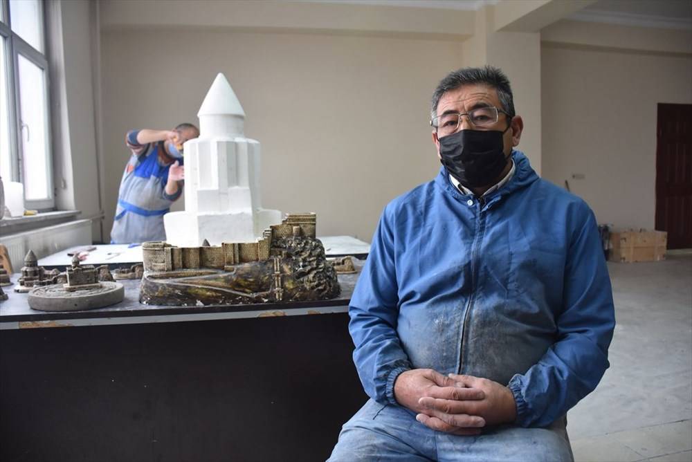 Kars'ın asırlık abide yapıları minyatüre dönüştü - 84451