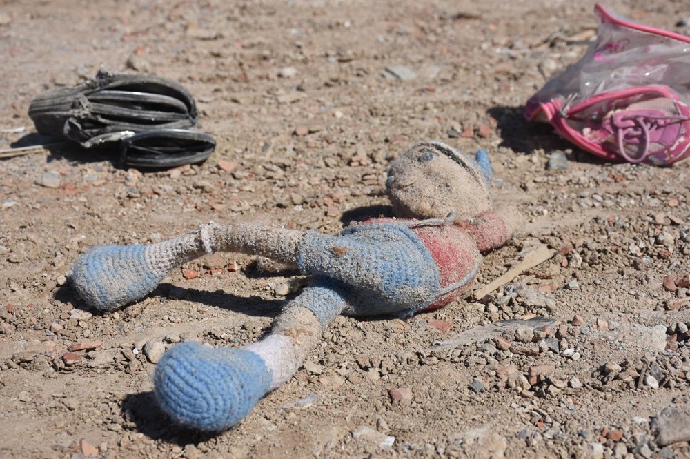 Moloz yığınlarında, depremzedelerin eşyaları aranıyor - 84583