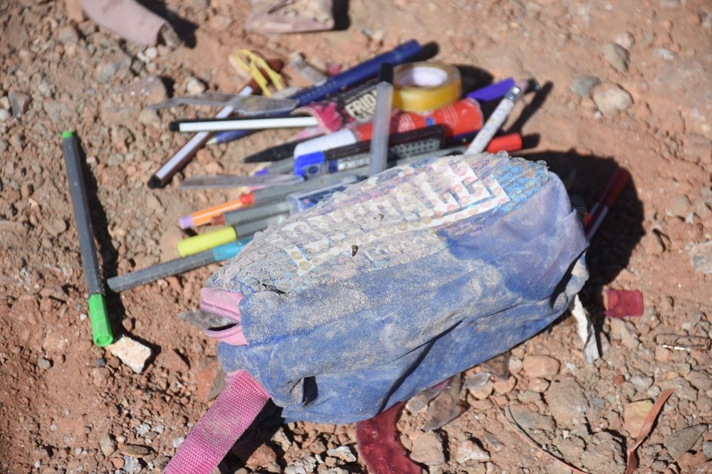 Moloz yığınlarında, depremzedelerin eşyaları aranıyor - 84587