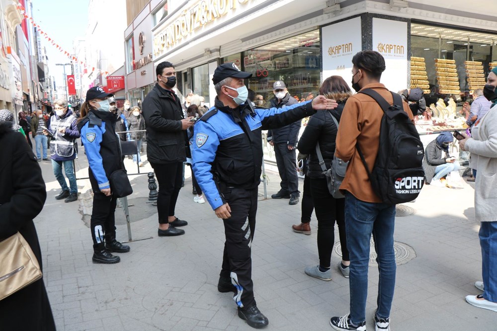 'Kırmızı' alarm veren Samsun'da önlemler de kuyruklar da arttı - 84606