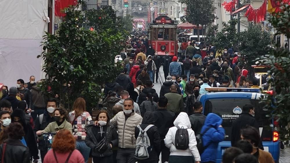 İstiklal Caddesi'nde yoğunluk - 84615