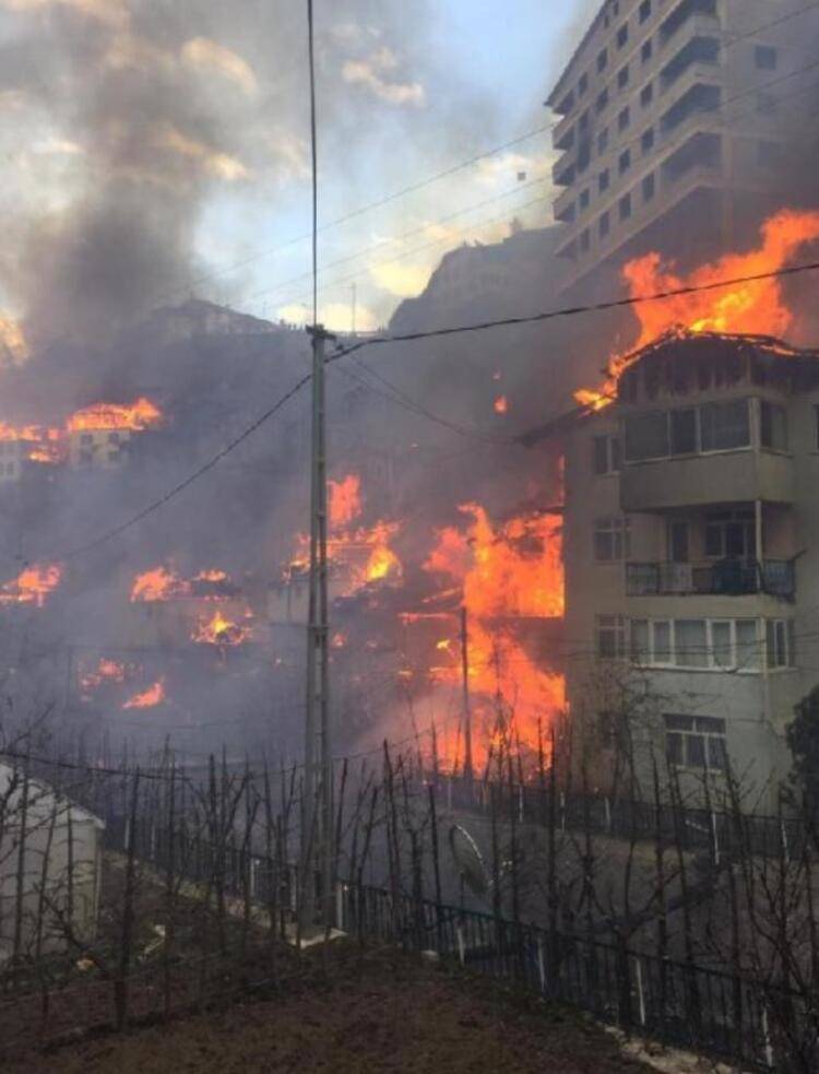 Havadan müdahale talep edildi… Artvin’de yangın 50 eve sıçradı - 7