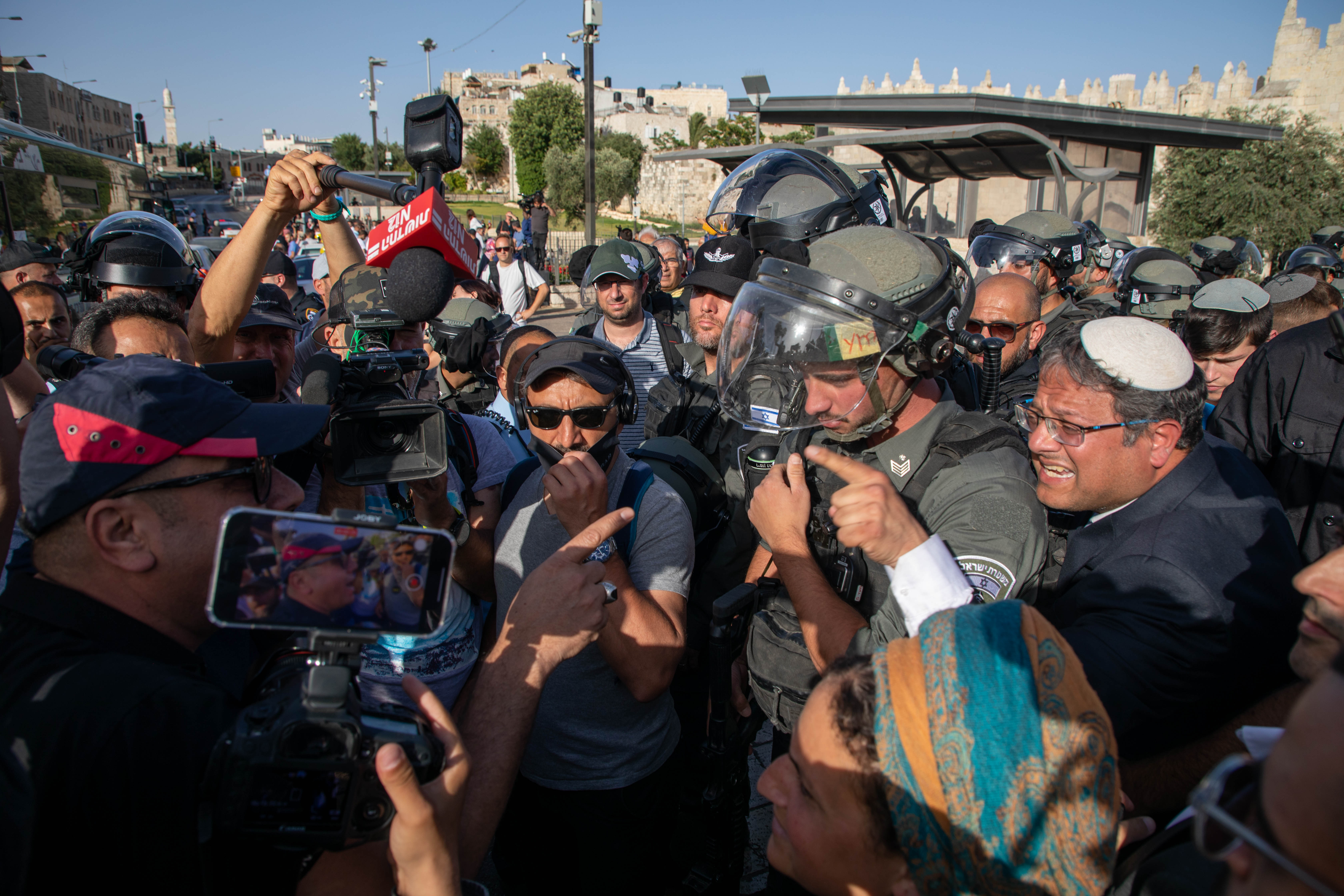 İsrail polisi, aşırı sağcı milletvekiline tepki gösteren Filistinlilere saldırdı