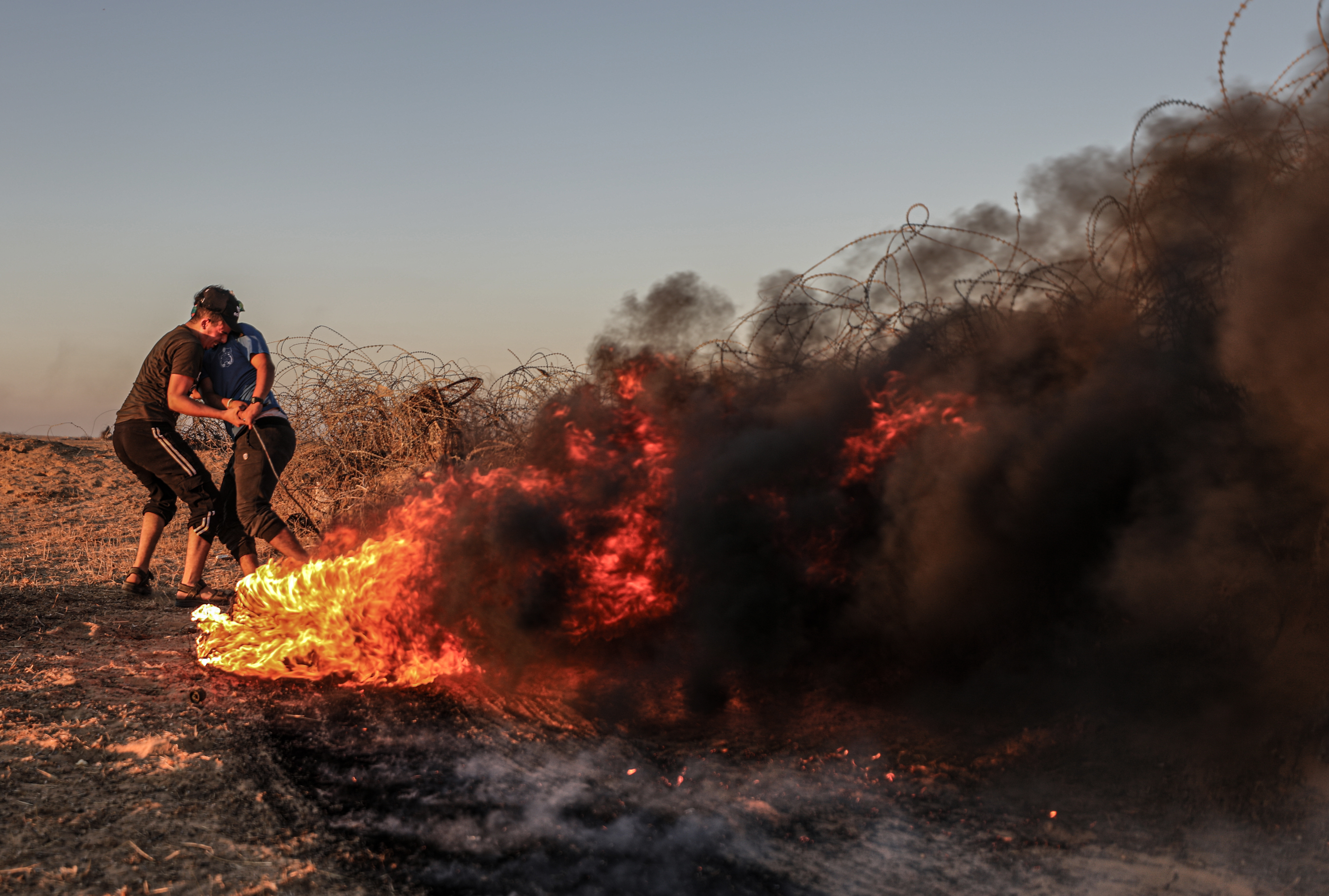 İsrail güçleri 'Bayrak Yürüyüşü'nü protesto eden Filistinlilere ateş açtı - 5
