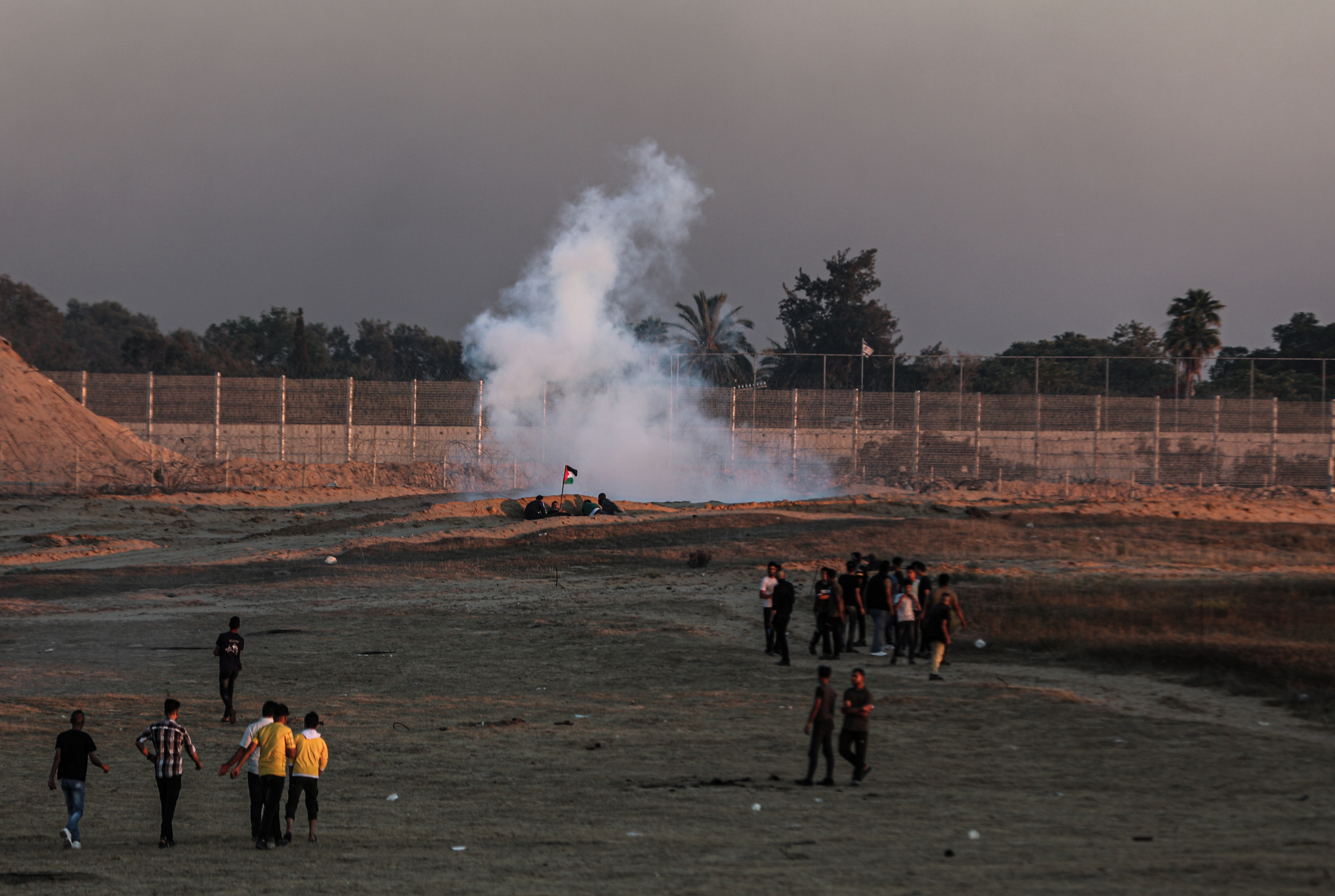 İsrail güçleri 'Bayrak Yürüyüşü'nü protesto eden Filistinlilere ateş açtı - 1