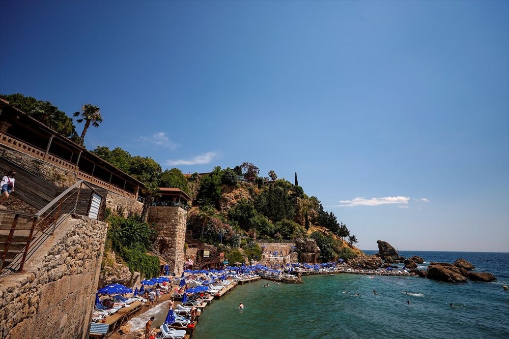 Covid-19 vakalarının düşmesi ve aşılamanın artması turizmi hareketlendirdi - 8