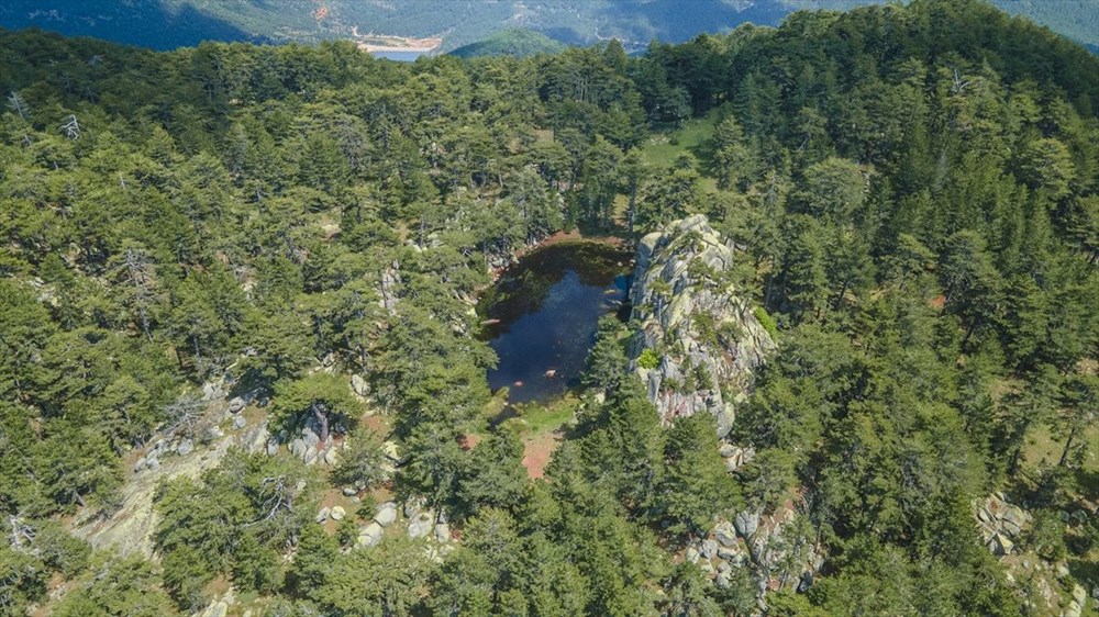 Kütahya'daki Eğrigöz Dağı'nın zirvesindeki doğal gölet keşfedilmeyi bekliyor - 1