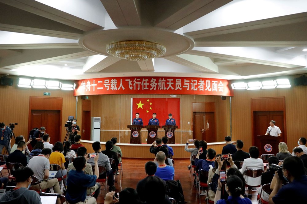 Çin, uzay istasyonuna göndereceği taykonot ekibini tanıttı - 9