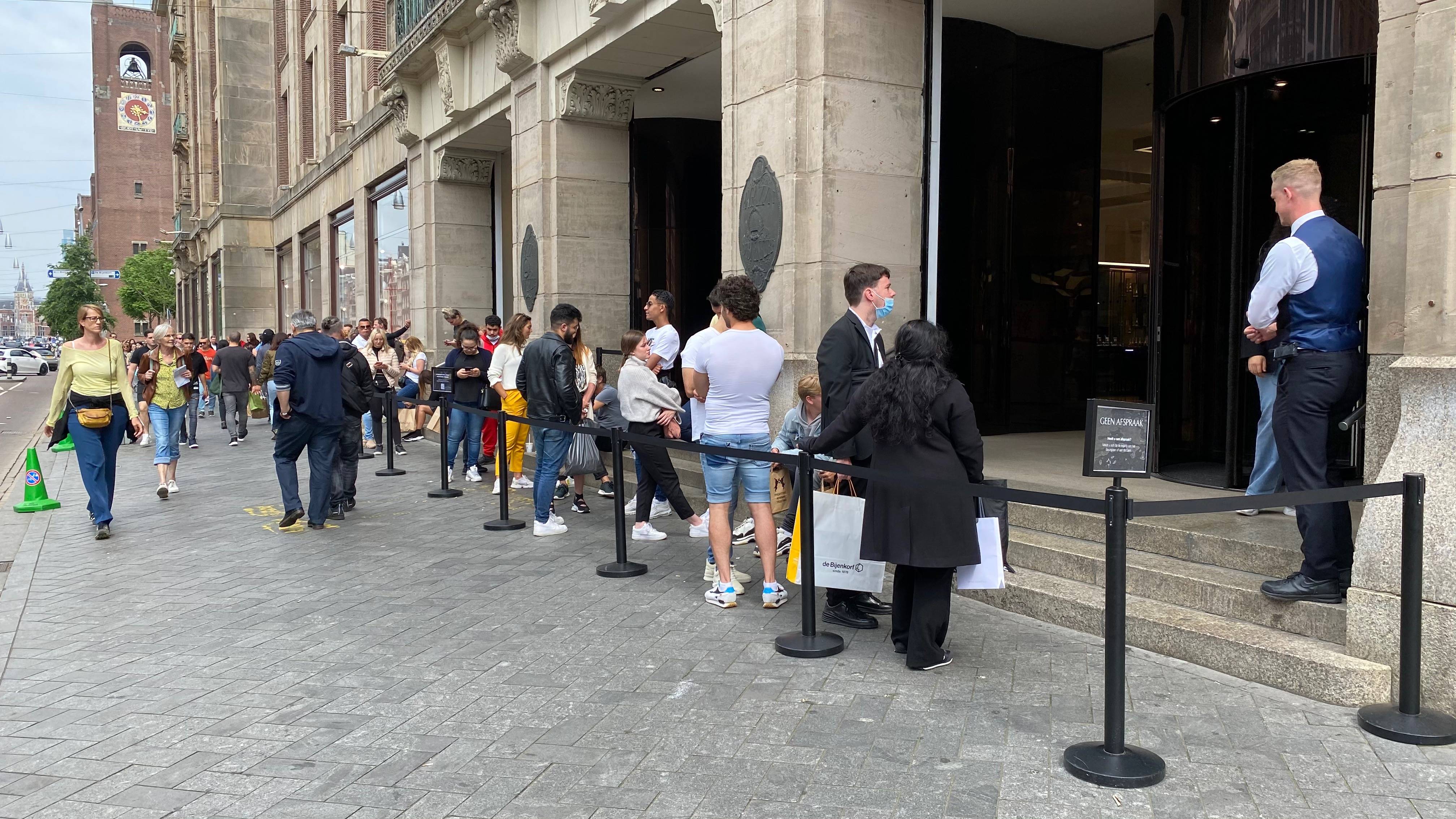 Hollanda'da maske zorunluluğu kalktı - 3