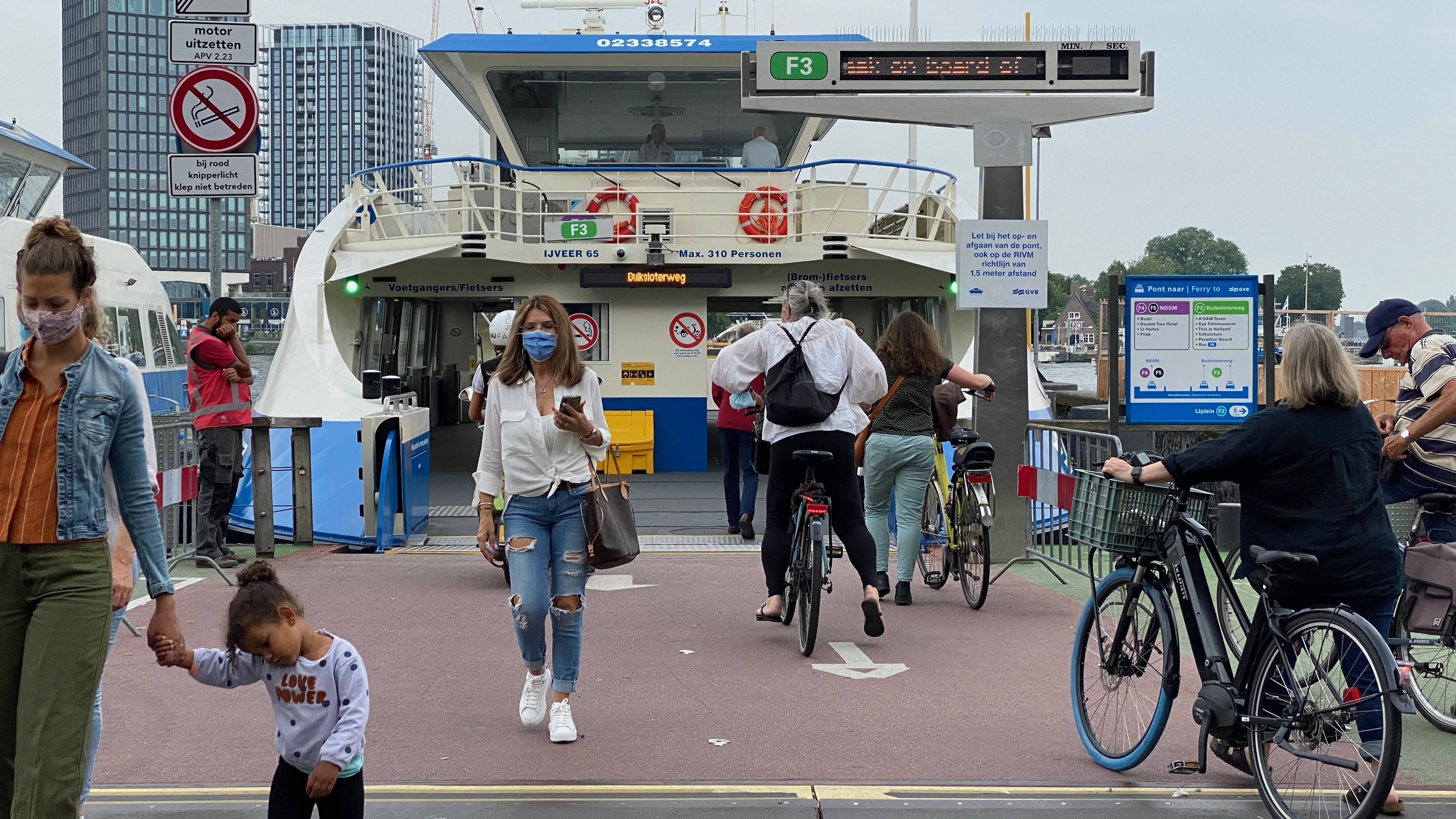 Hollanda'da maske zorunluluğu kalktı - 7